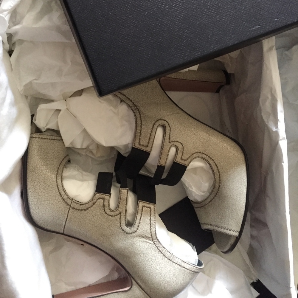 Prada white 3-strap Mary Janes size 37.5 - Picture 4 of 6